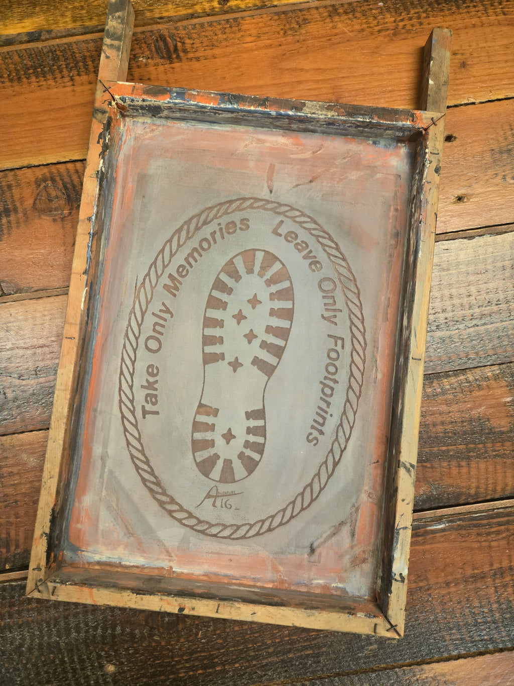 VINTAGE FOOTPRINT Natural T-Shirt w/ Front Chest Pocket